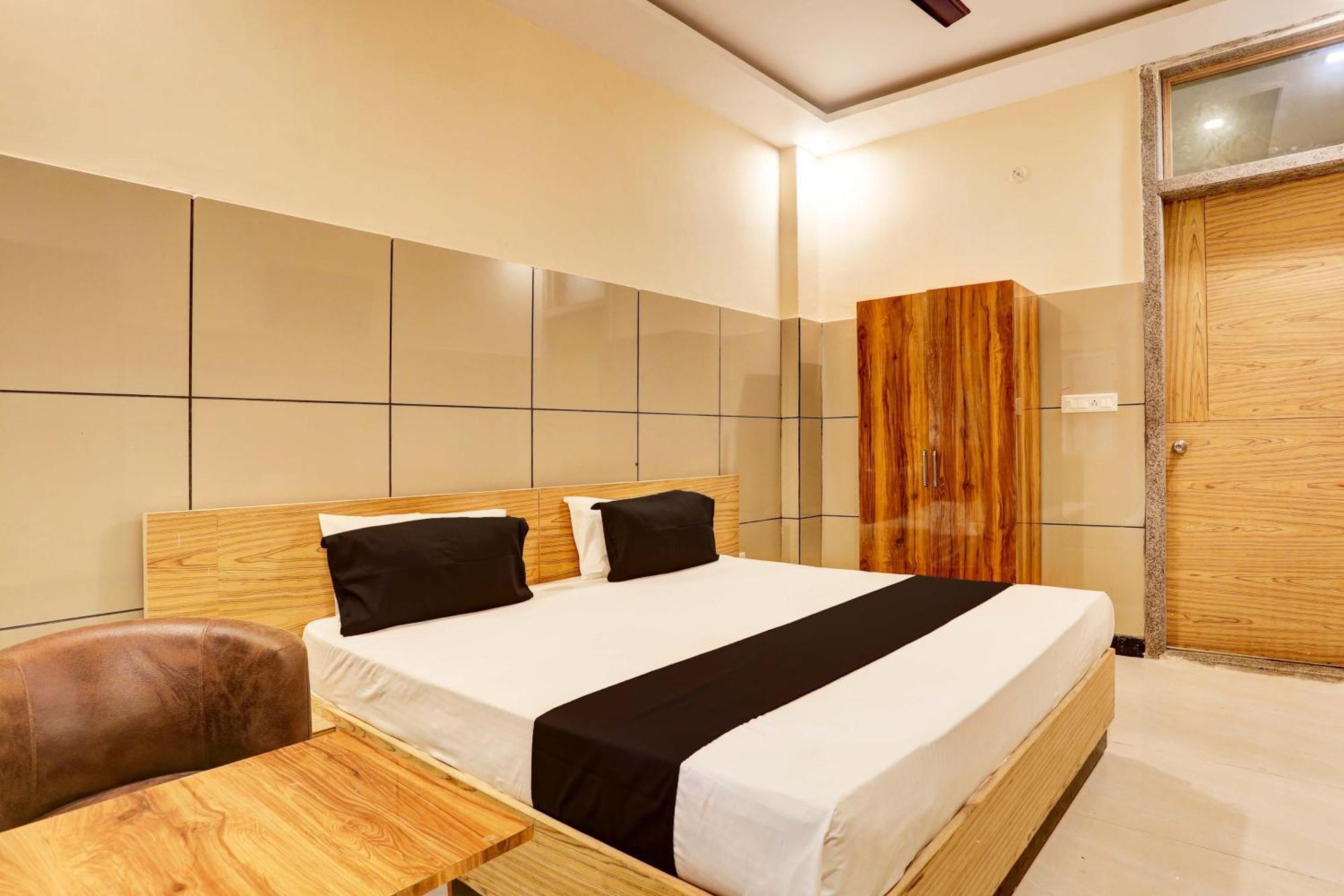Hotel O 7 Lucknow Buitenkant foto